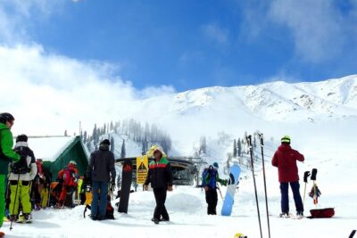 6-Days Luxury Tour Package of Kashmir from Srinagar - Day 1: Srinagar arrival, Nishat Garden, and settling onto Dal Lake