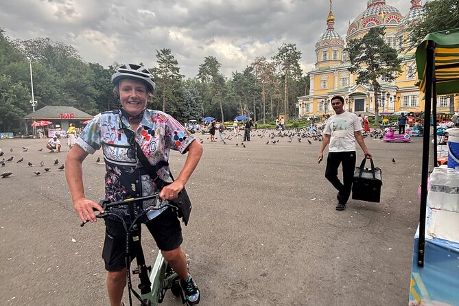 Almaty City Bike Tour: Guided e-Bike Tour of City Highlights - Green Bazaar: everyday Almaty in a short market stop
