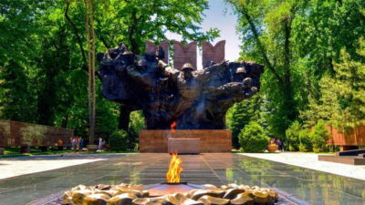 Almaty: Medeu, Shymbulak, and Koktobe Day Tour - Museum stop plus market energy: Green Bazaar, Rahat, and Panfilov Park