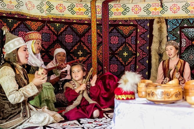 Almaty Walking Tour: 9 Must-See Sights in a Small Group - Ulitsa Panfilova: the Arbat-style pedestrian street moment