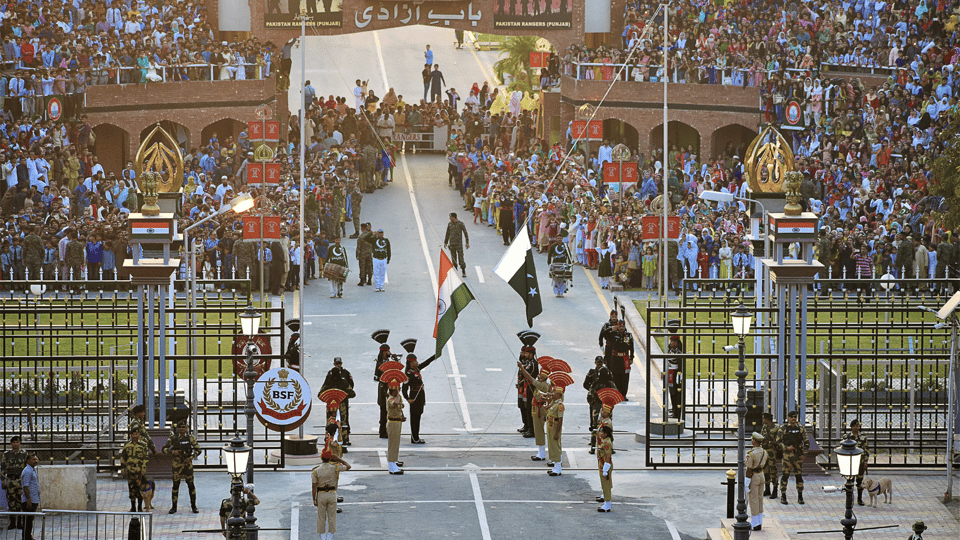 Amritsar: Full-Day Private Sightseeing Tour w/ Wagah Border - Entering the Golden Temple: sarovar walks and langar reality