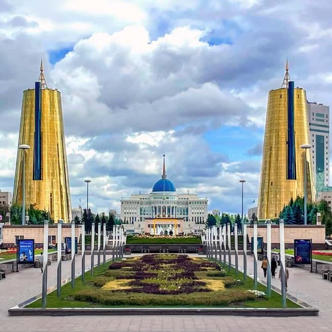 Astana City Tour: Certified Guide+Winetasting+All Inclusive - Khan Shatyr Entertainment Center: More Than Just a Cool Building