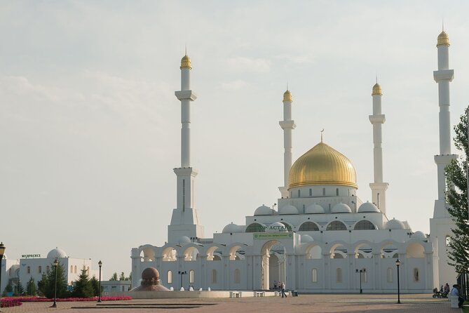 Astana Private Custom Walking Tour with A Local Guide - How a 2 to 8 hour private walk works