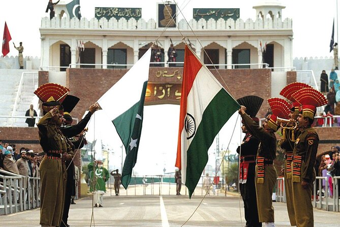 Best of Amritsar - Day Trip to Golden Temple with Wagah Border - Golden Temple: where you start with quiet rules and big impact