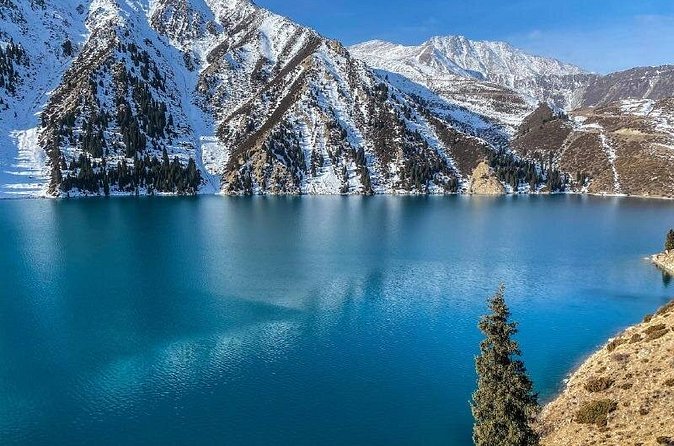 Big Almaty Lake tour by hiking - Stop at Big Almaty Lake: views, photos, and a quick reset