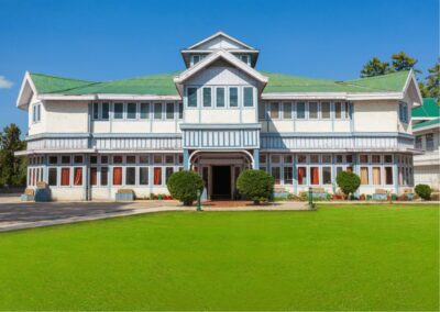 Discover the Colonial Trails of Shimla- Guided Walking Tour - Rashtrapati Niwas (Viceregal Lodge): Shimla’s British-era centerpiece