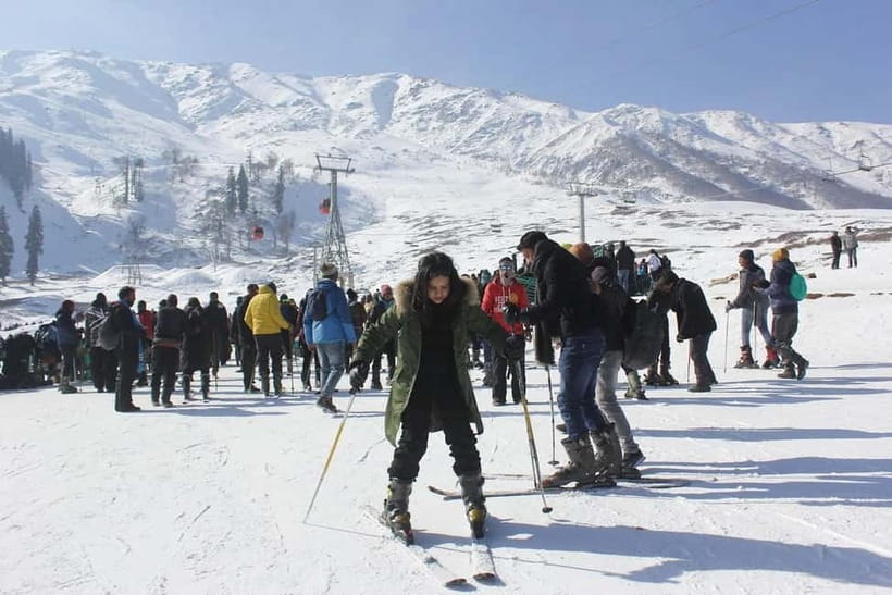 From Srinagar: Day Trip of Gulmarg with Local Guide - Price and logistics: where the $31 value really comes from