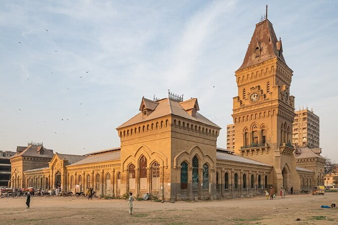 Full Day Private City Tour of Karachi - Mohatta Palace Museum: adding a coastal-era contrast