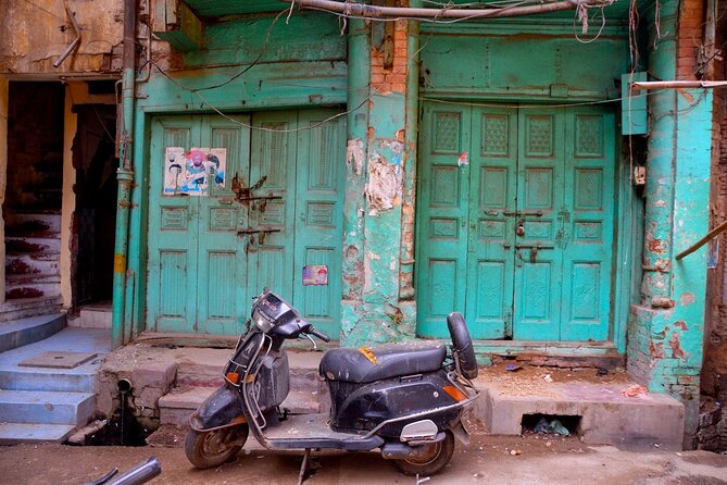 Guided Heritage Walk of Amritsar - Temples and gurudwaras along the way: how to watch with better eyes
