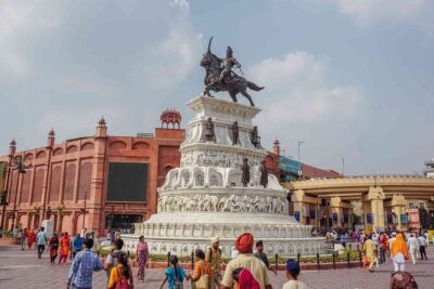 Guided Heritage Walk of Amritsar - Heritage Street lanes: religion, architecture, and the “how did this happen” moments