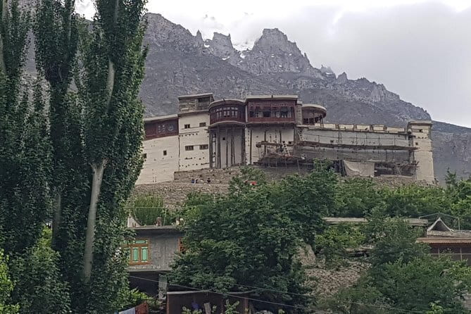 Katas Raj Temple and Khewra Salt Mines in Kalar Kahar Day Tour - Comfort and what’s included (and what you should bring yourself)