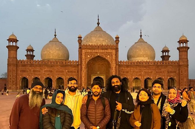 Lahore Heritage and Sightseeing Guided Tour - Minar-e-Pakistan and Iqbal’s Place in the City
