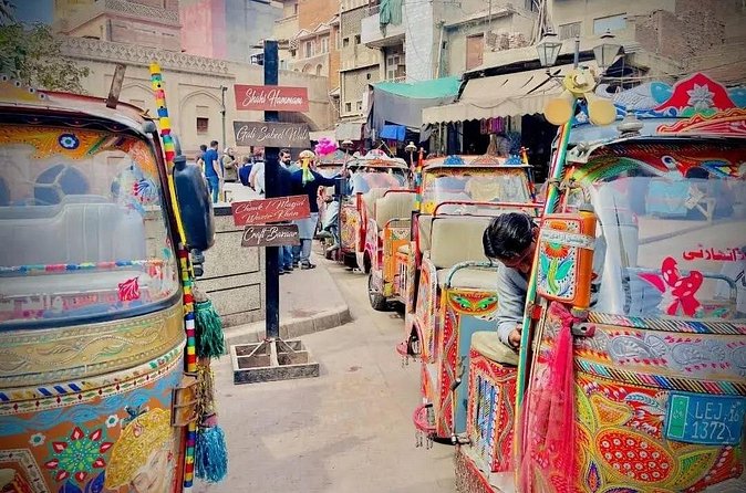 Lahore Heritage Private Day Tour - Akbari Gate and Gali Surjan Singh: spices and preserved street life