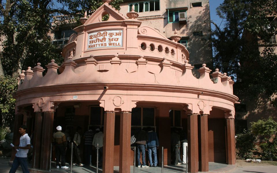 Private Full-Day Amritsar Tour with Beating Retreat Ceremony - Jallianwala Bagh memorial garden: where your feelings will catch up