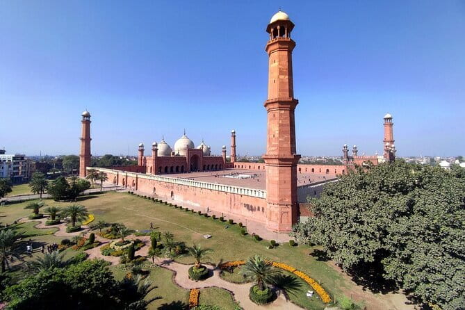 Private Tour: Lahore Full Day Customized Guided Trip - Food Street Fort Road plus mall time: a smart way to recharge