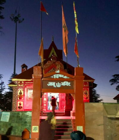 Shimla: Hiking Tour to Jakhu Hill with Local Guide - Getting Started at Christ Church and Finding the Ridge Road Entrance