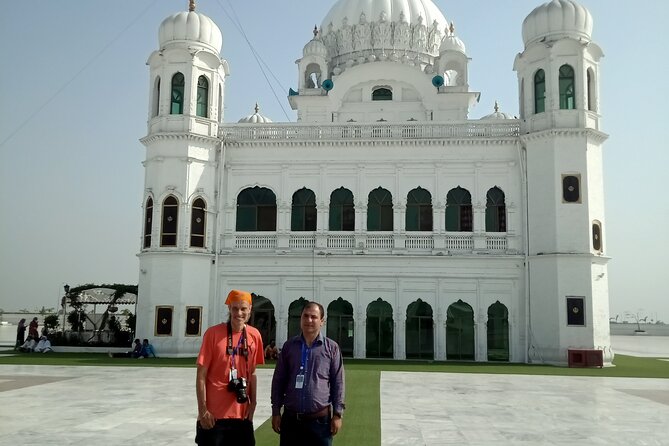Southern Pakistan Indus Valleys Tour - Clifton Beach and Abdullah Shah Ghazi Shrine: Karachi Starts With Meaning