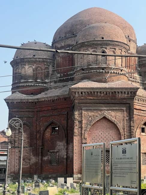 Srinagar Old City Heritage Walking Tour with Kahwa Tea - Practical Stuff You Should Plan (Shoes, Sun, and Walking)
