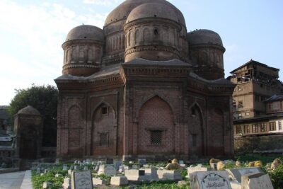 Srinagar Splendors: A Private City Tour - Mughal Gardens: terraced 16th-century gardens with time to wander