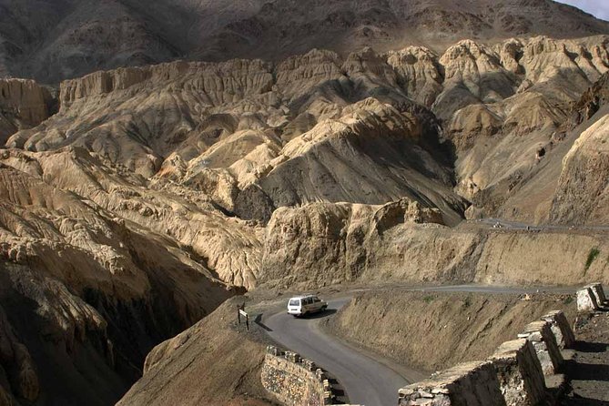 Srinagar To Leh, Ladakh Taxi (One way Transfer) - Quick Key Points Before You Go
