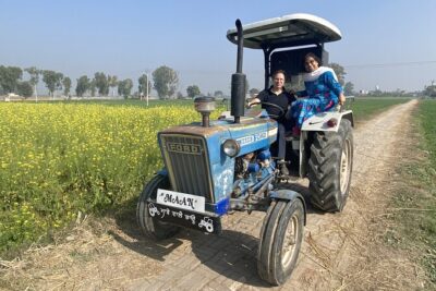 Village Tour in Amritsar Countryside of Punjab - Morning in Khur Manian: starting at the gurdwara
